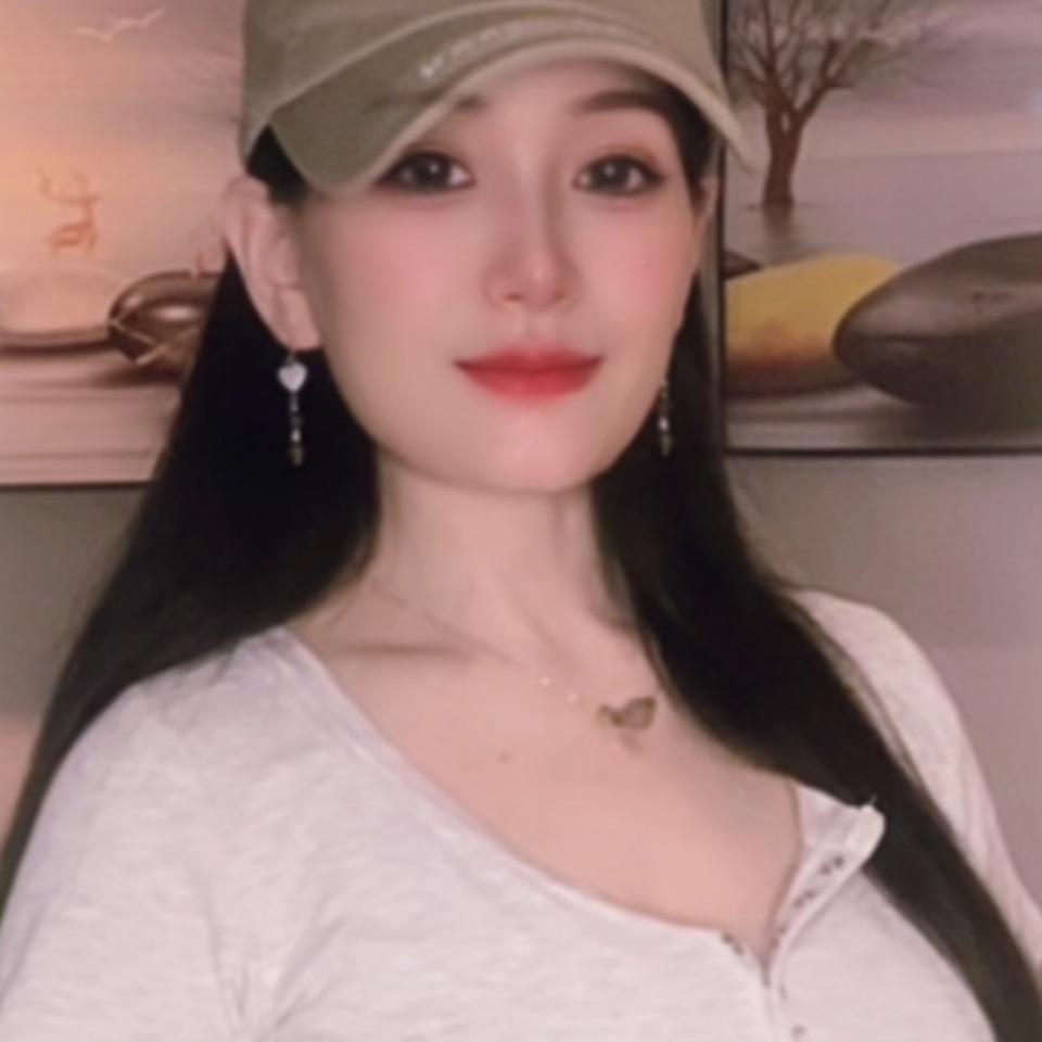 倩.