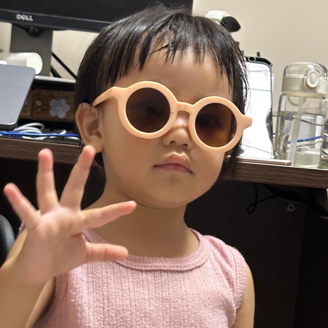 圆头圆脑的瑶老板