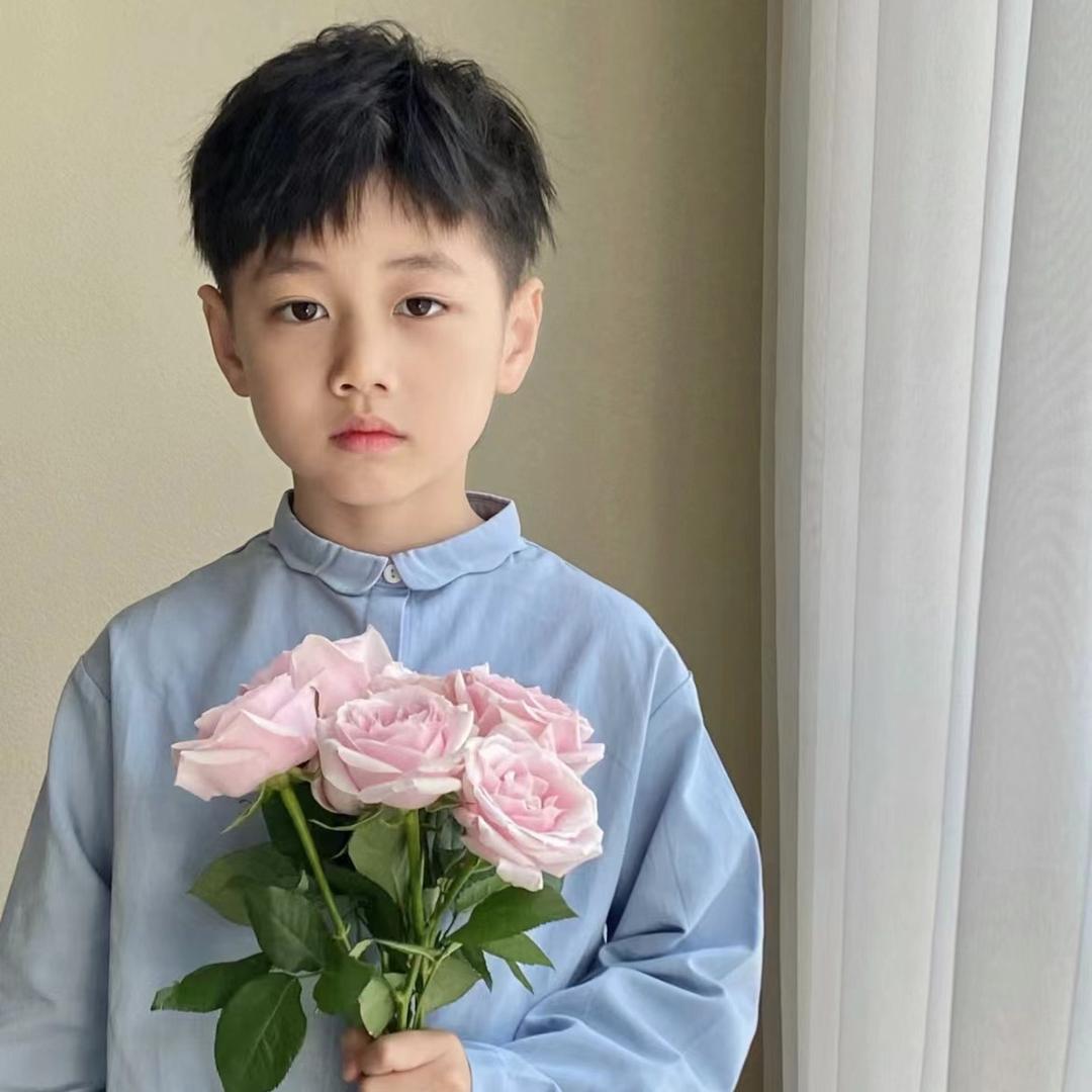 Sᴛ꯭ᴏʀ꯭ʏ꯭小伟