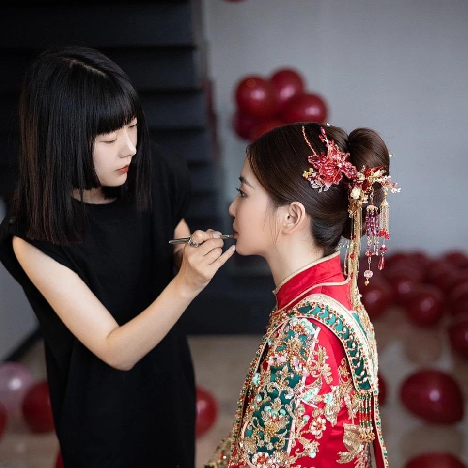 开原薇汀化妆师琦琦