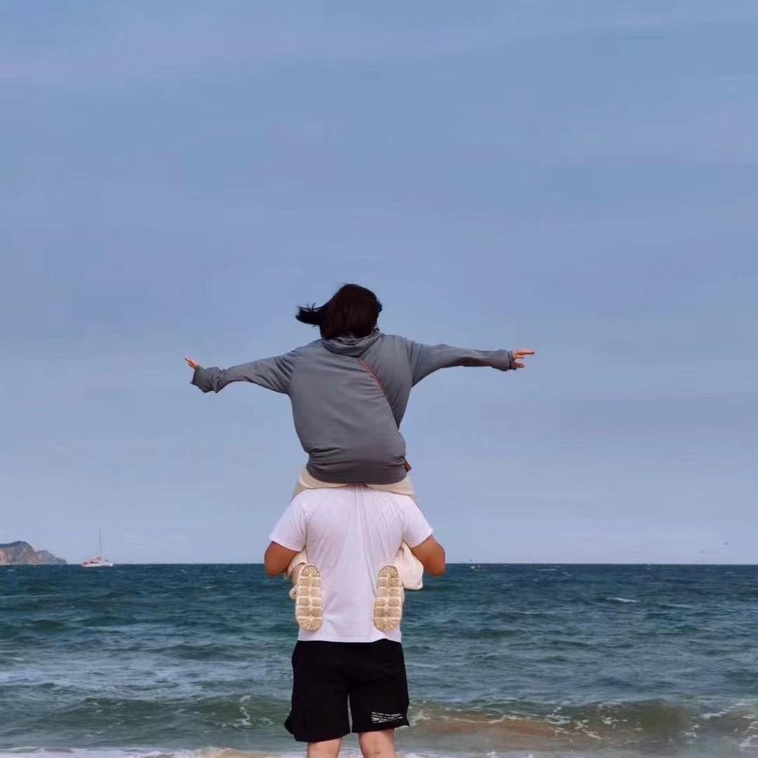 👨‍👩‍👧