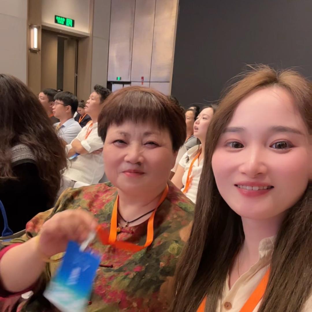 徐舍晋帛家纺胖子母女