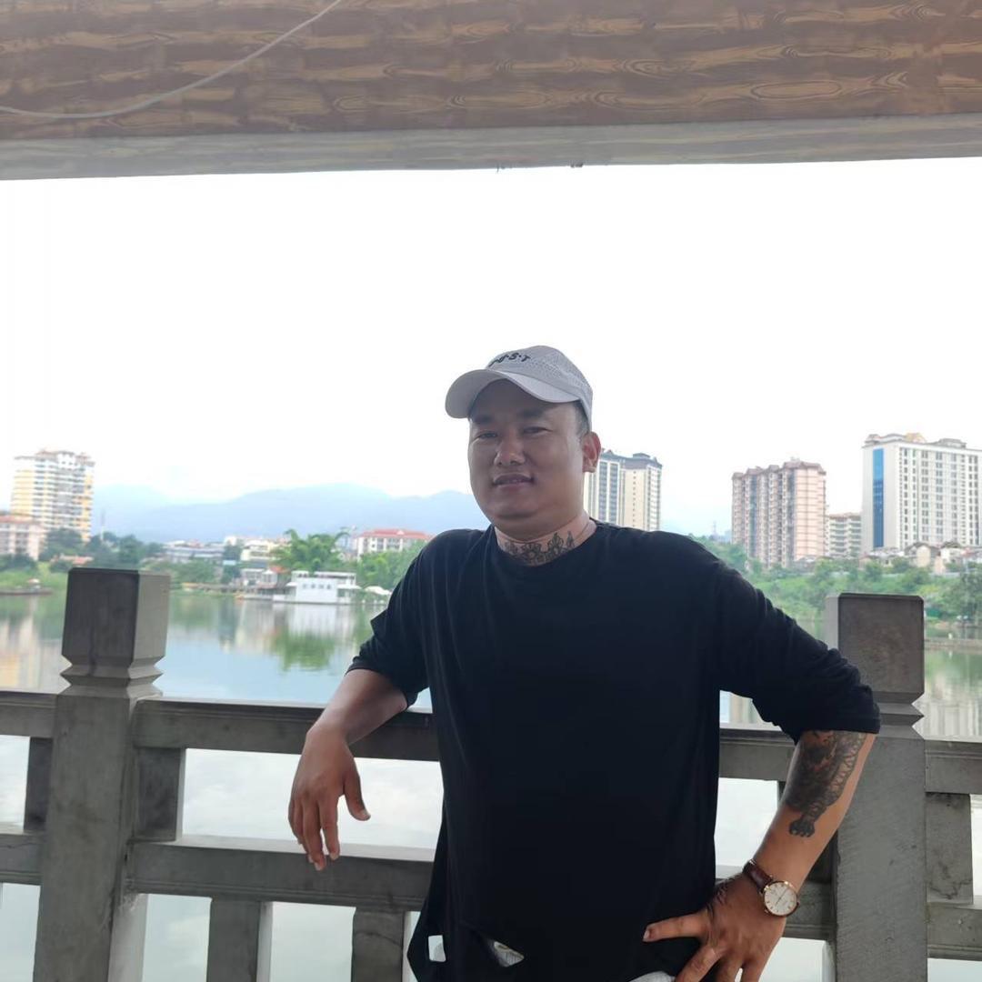 景颇男儿