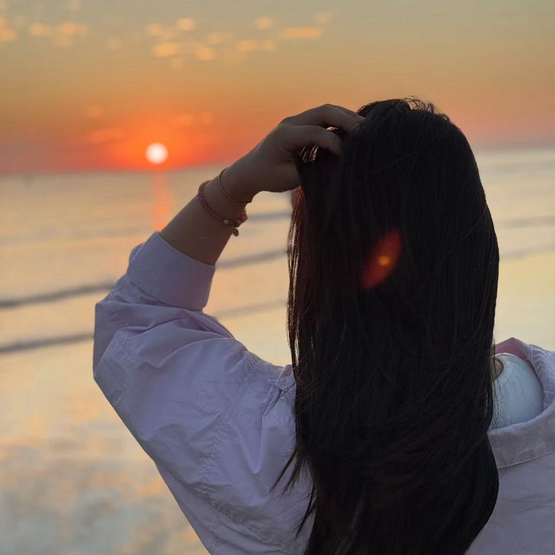 钞票好多“张”女士