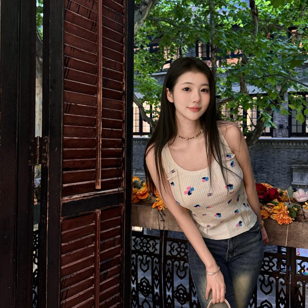 我是李李。
