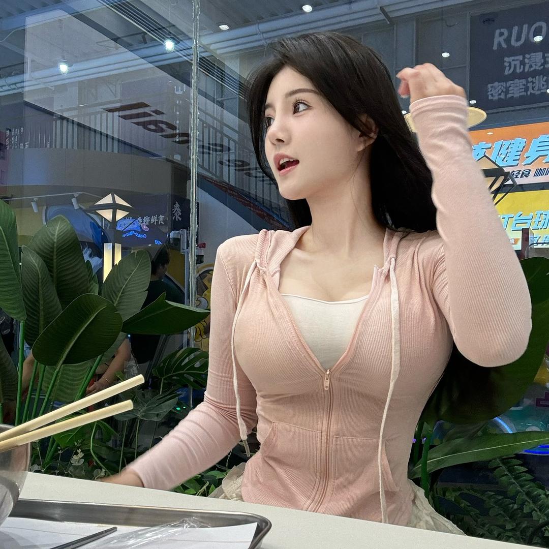 小莹今天又瘦了