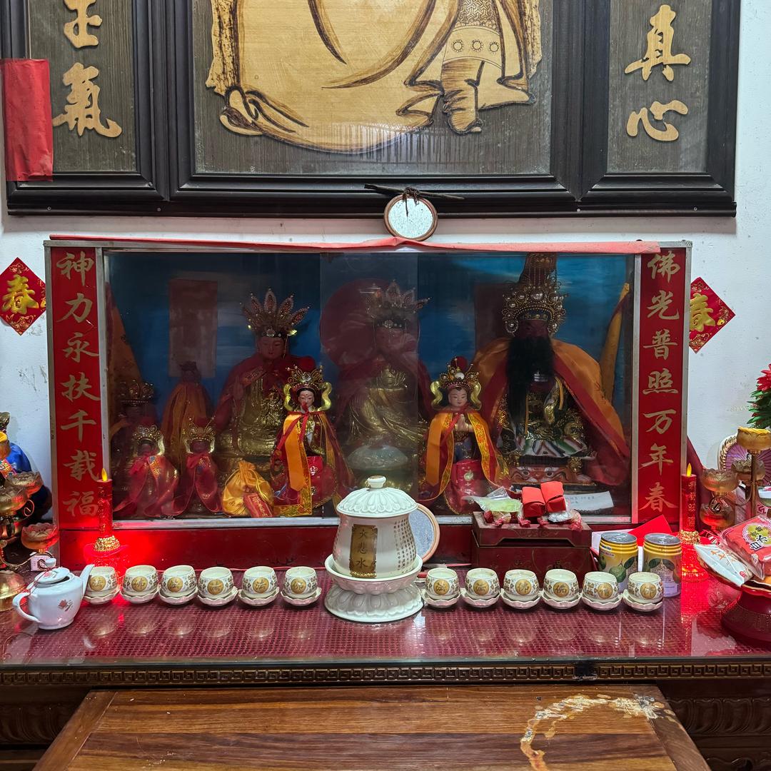 西天佛祖：乩童