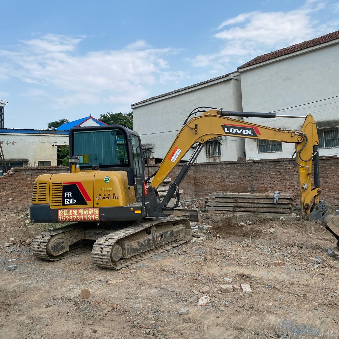 王一凡挖机出租