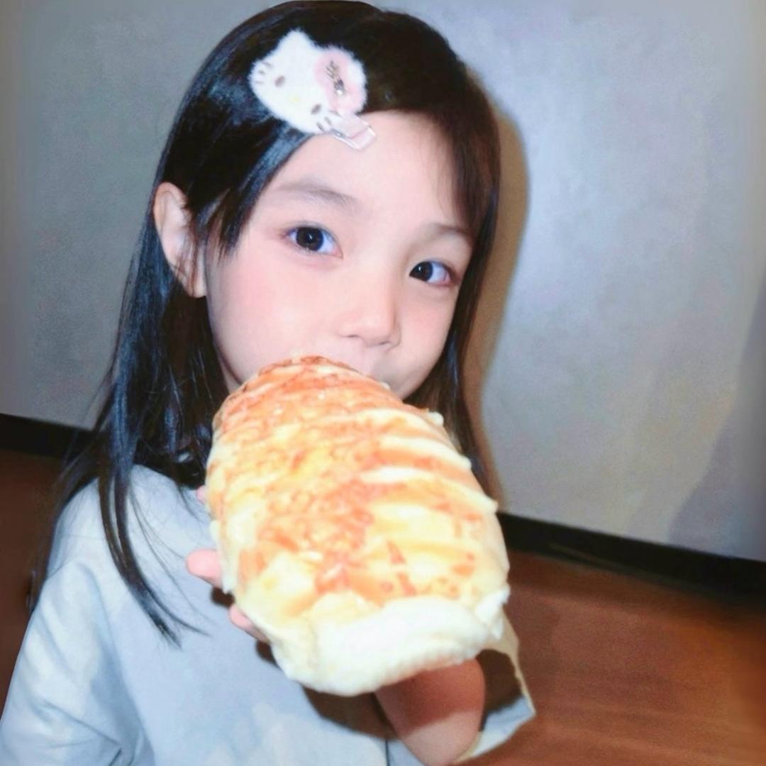 依依超乖的