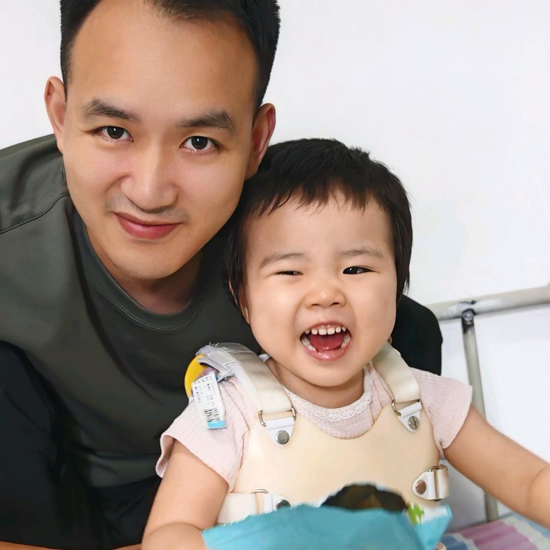 瑾怡的退伍爸爸（陪女儿康复）