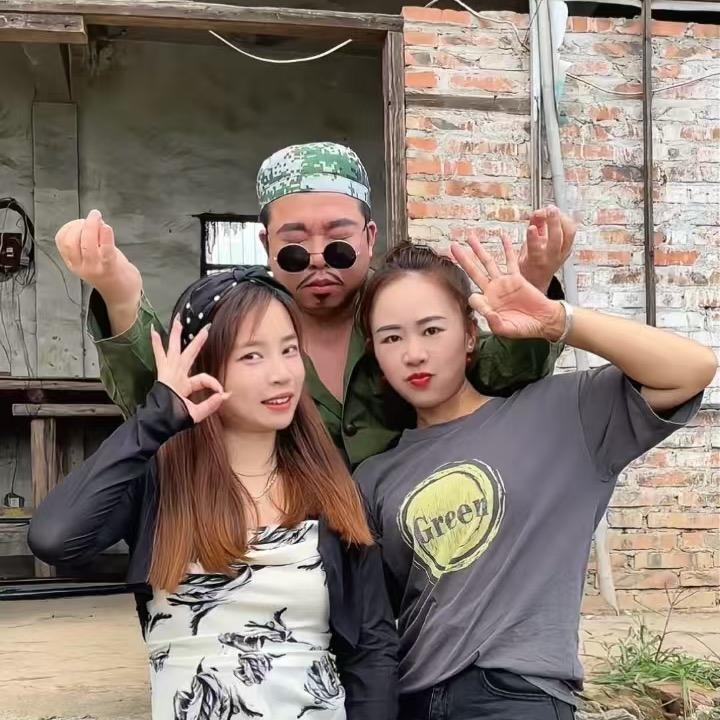 三花聚财(抖大财的搞笑生活)