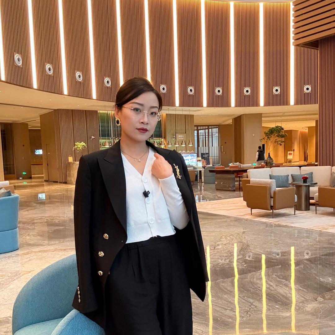 女总裁商务传媒