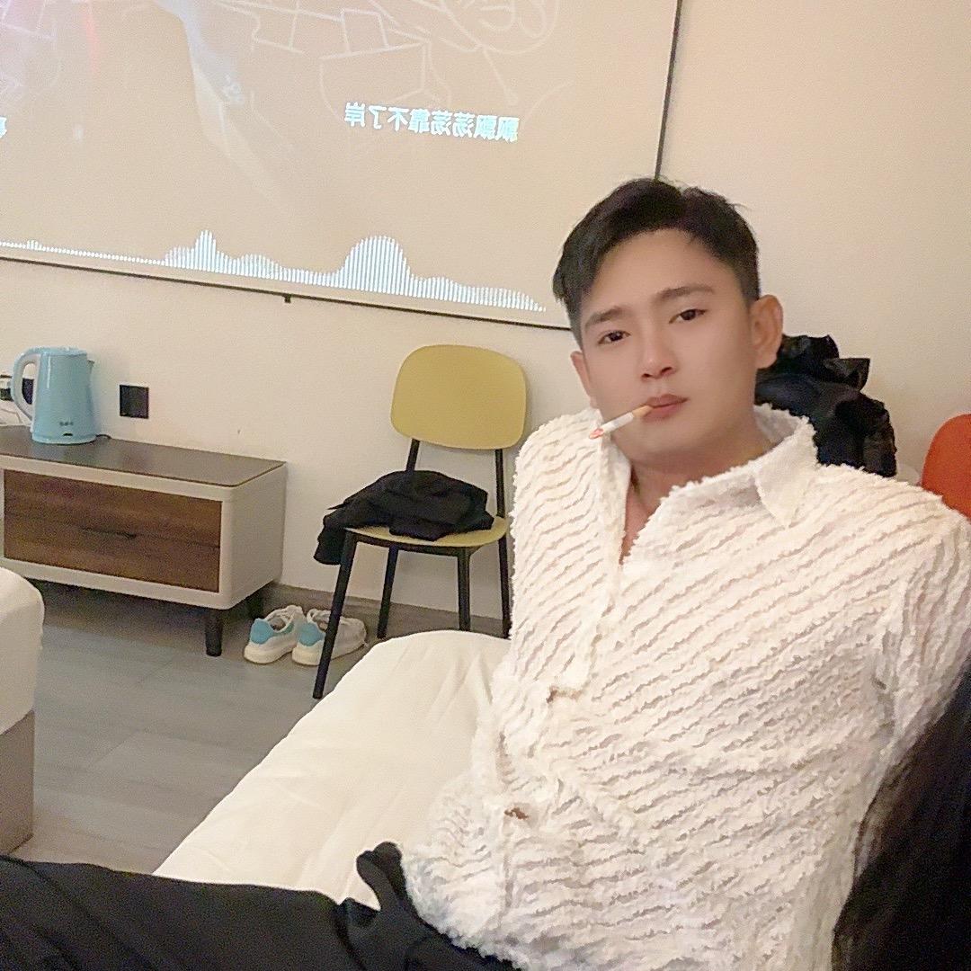 “网名再好，终输备注”
