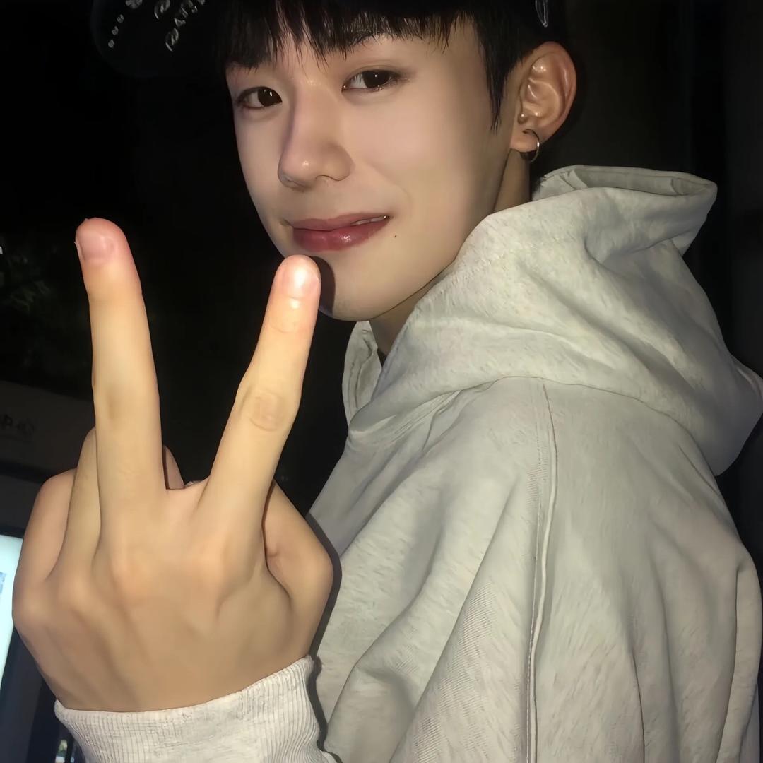 希望你能眼熟我