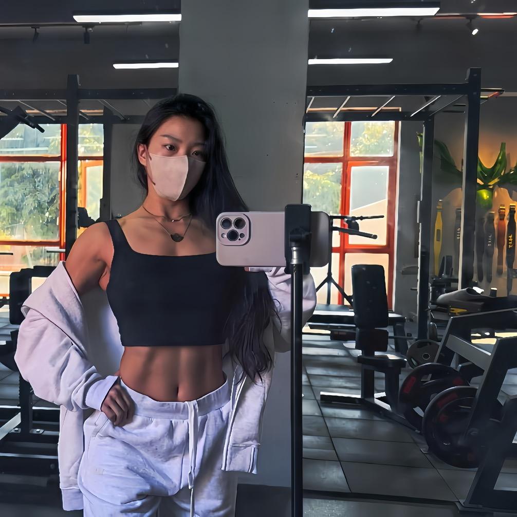 Y3