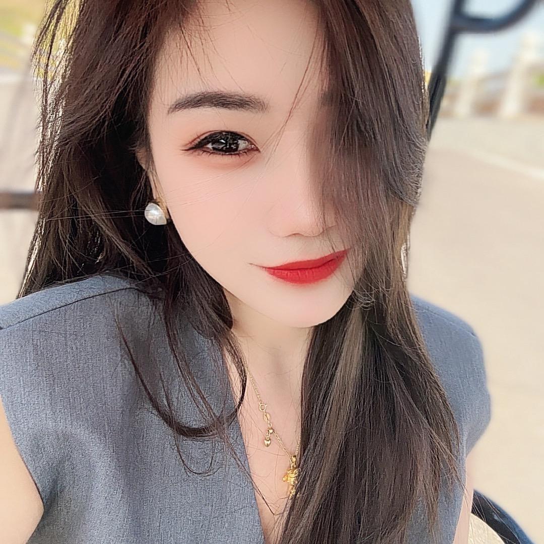 臭宝儿🎀爱瞎跳 跑调歌手