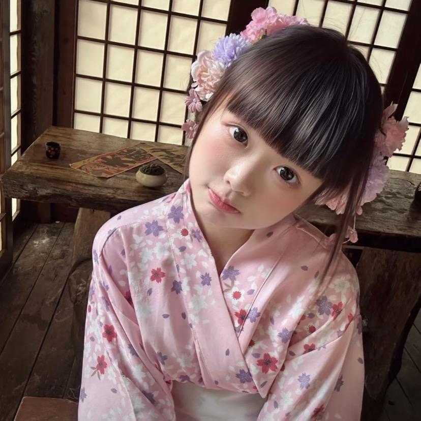 小小娜.
