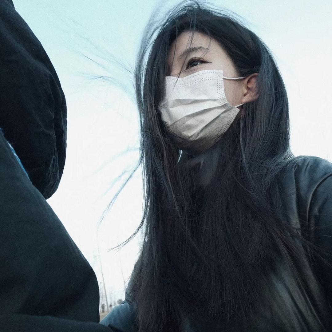 小卢_