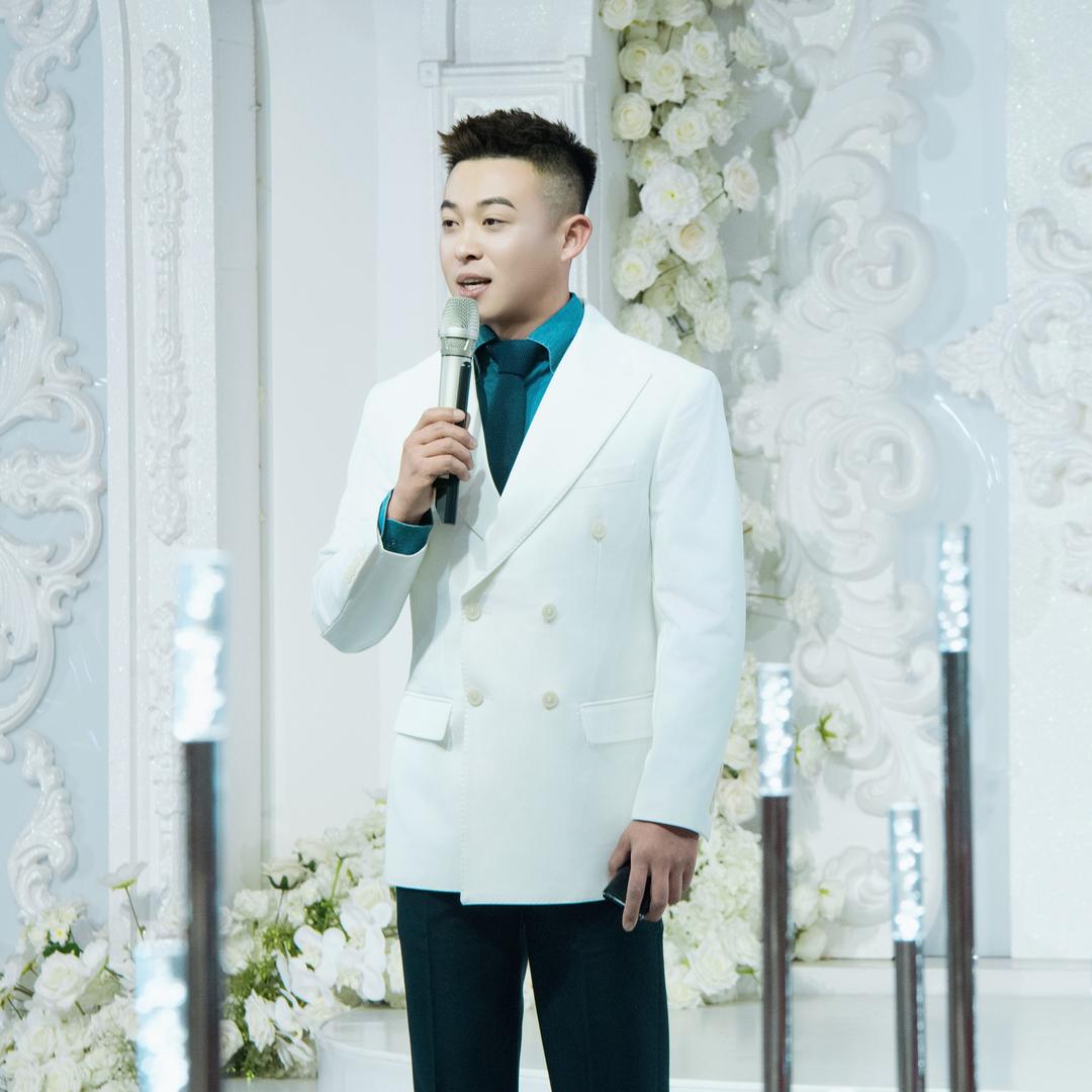 主持人•李云龙