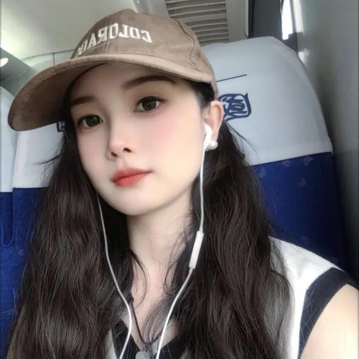 小何🌧️
