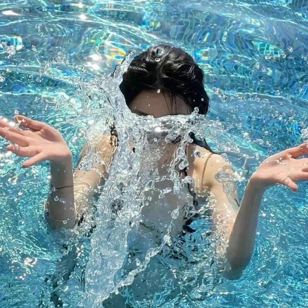 子小风瑟沐水