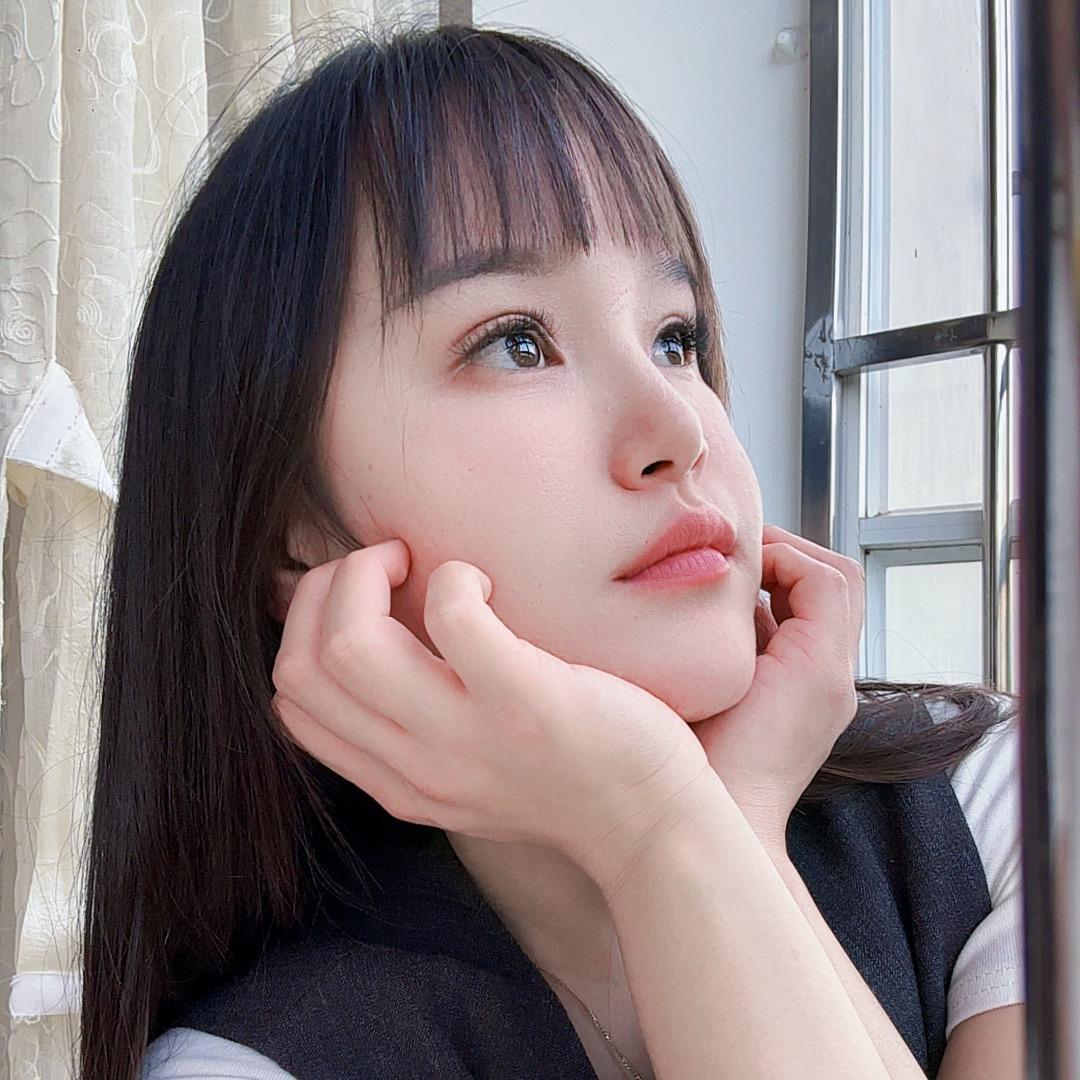 爱笑的花花