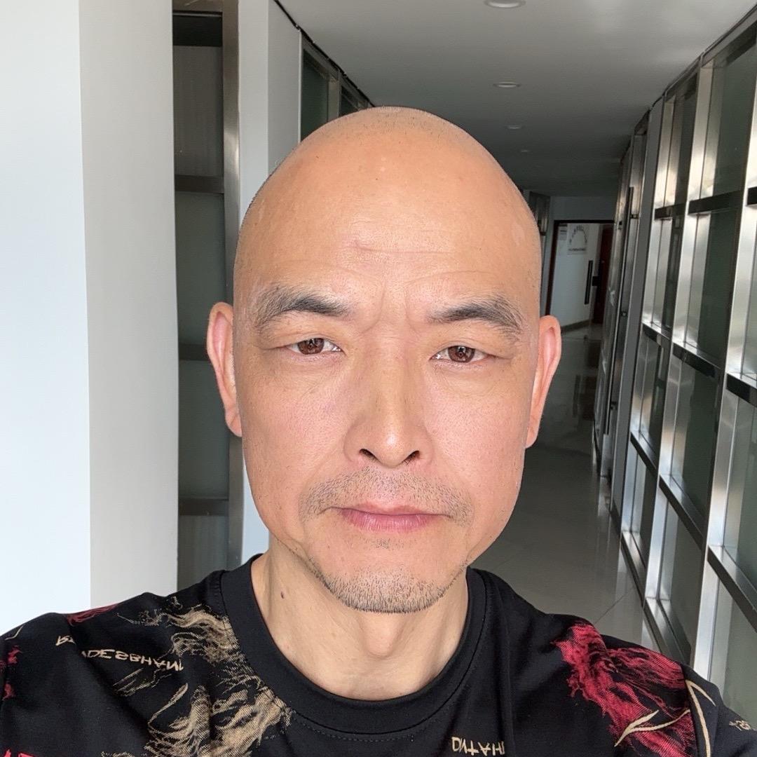 强哥（吐槽团）