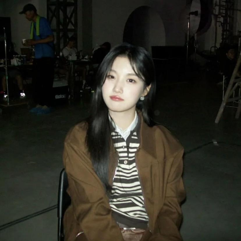iukoi33