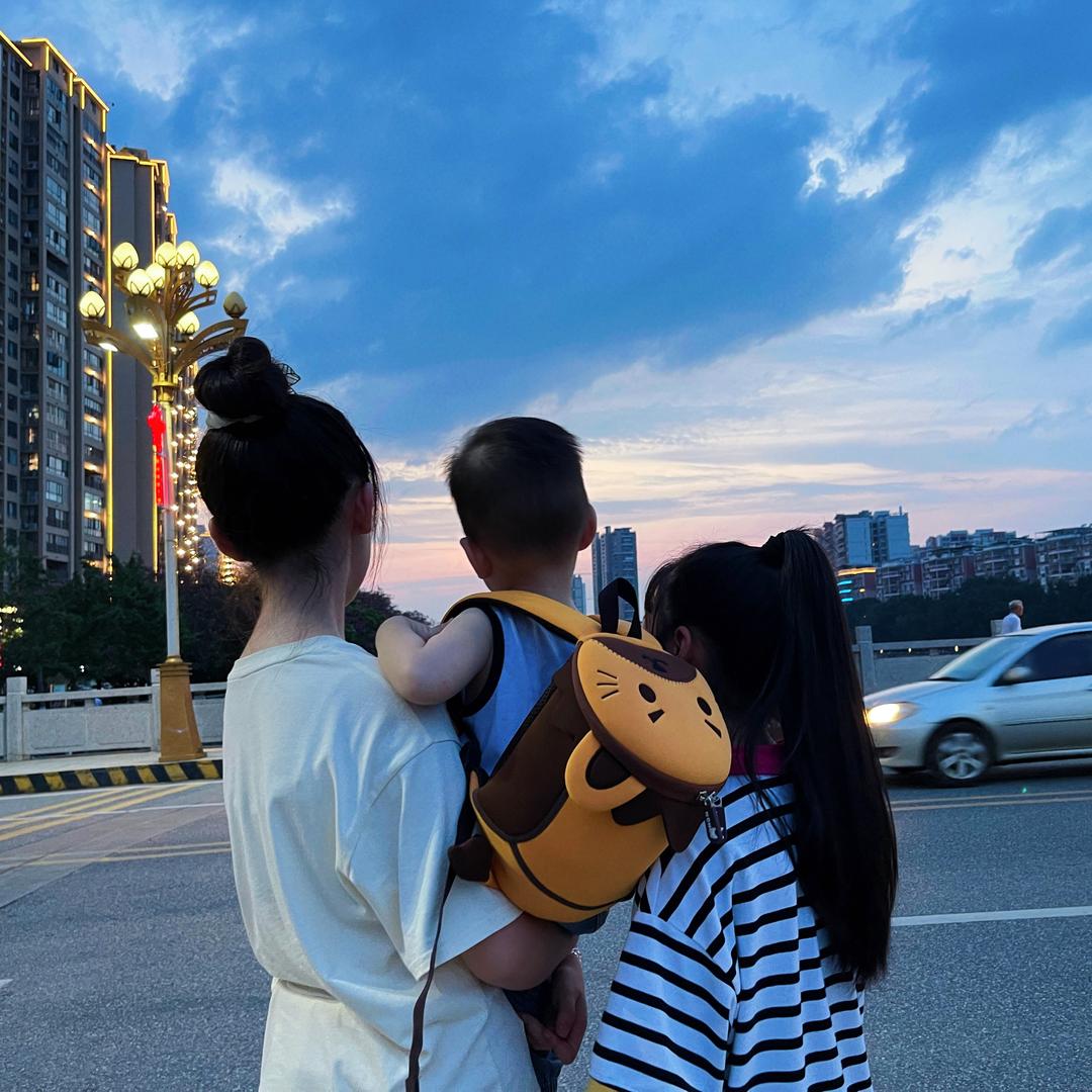是安安麻麻吖