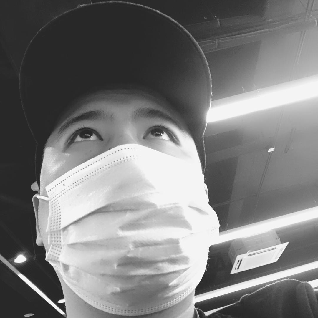 努力睡觉的x老师