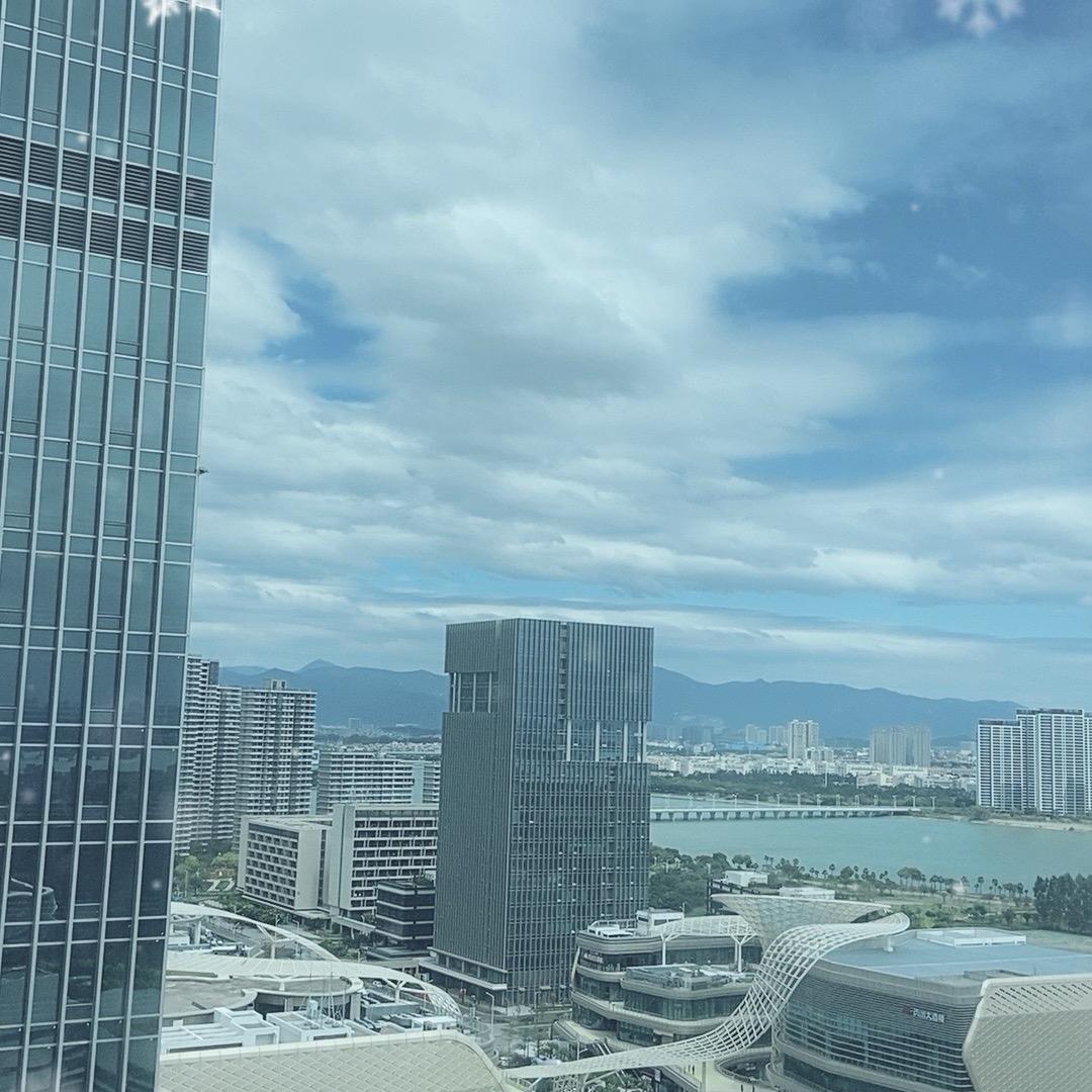 䰋纔