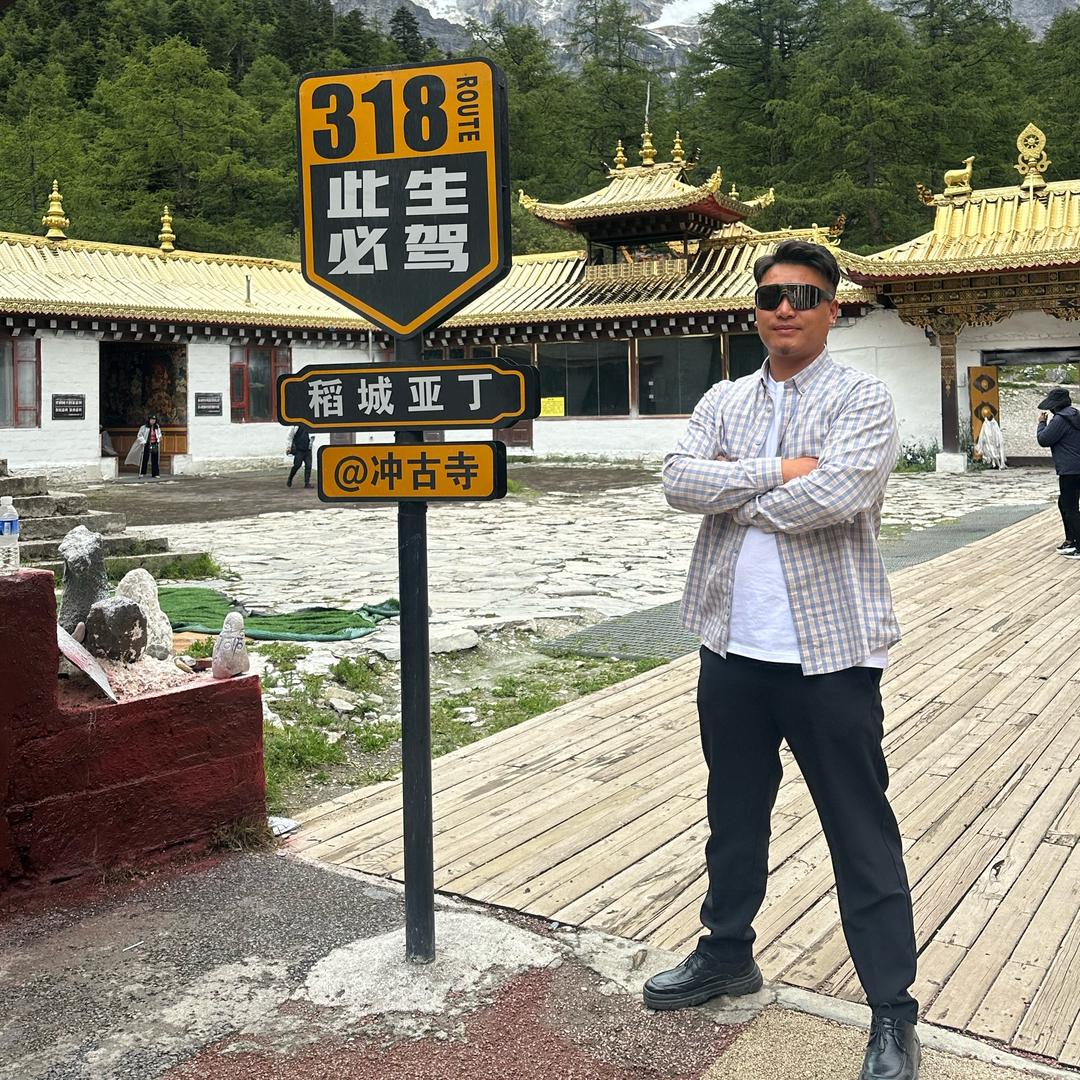 稻城亚丁代驾领队