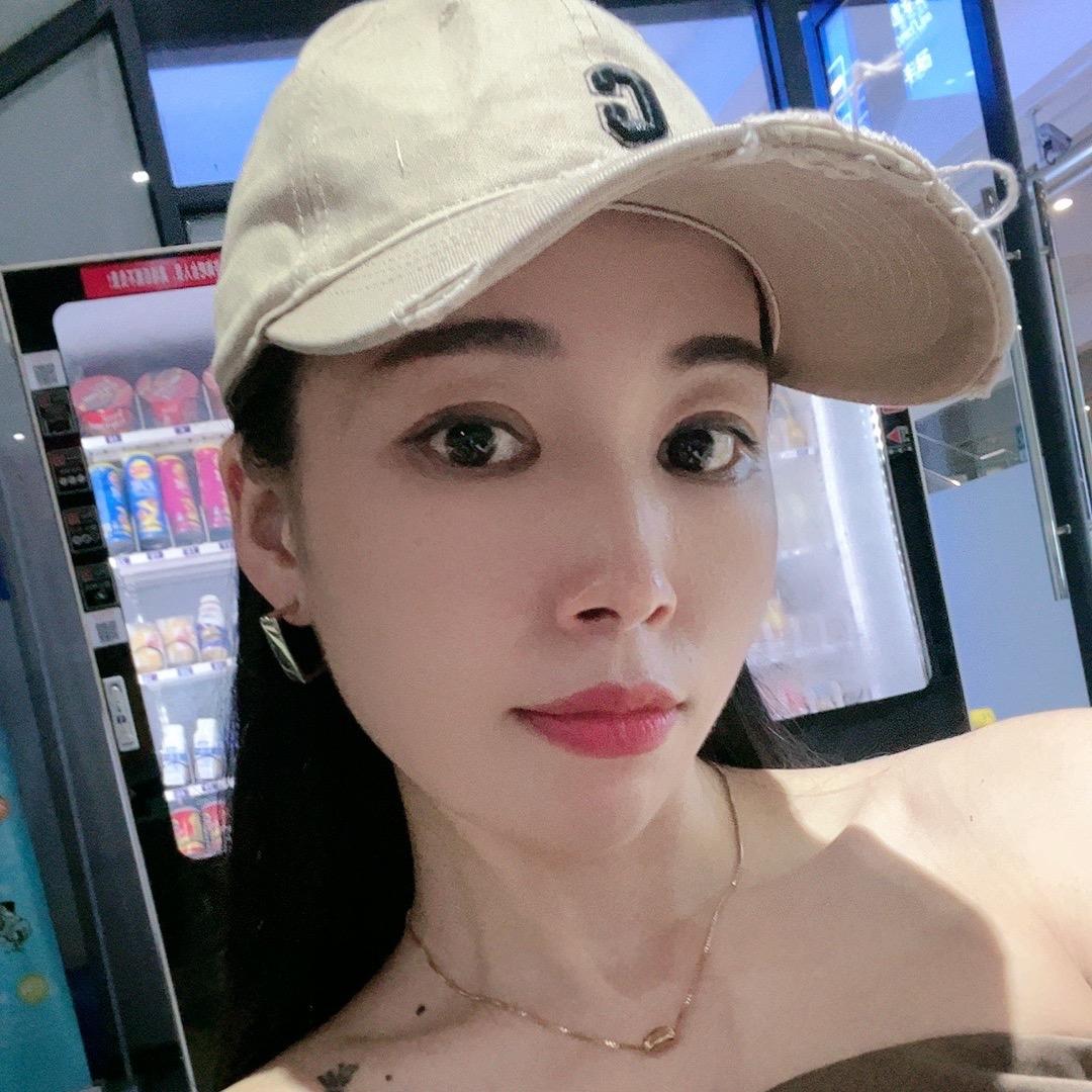 专注斑敏痘修护：威威