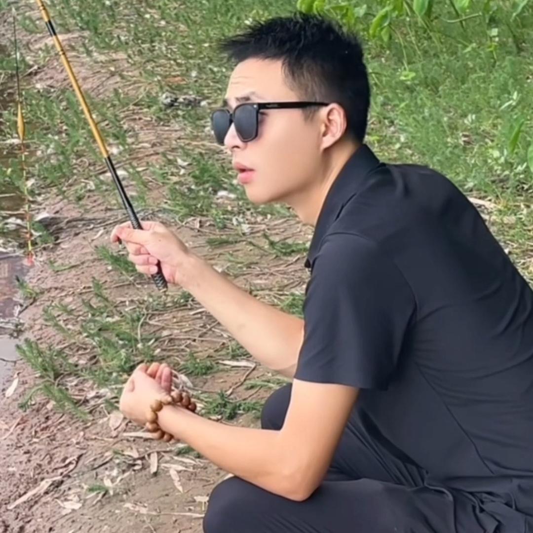 骑老奶奶过马路