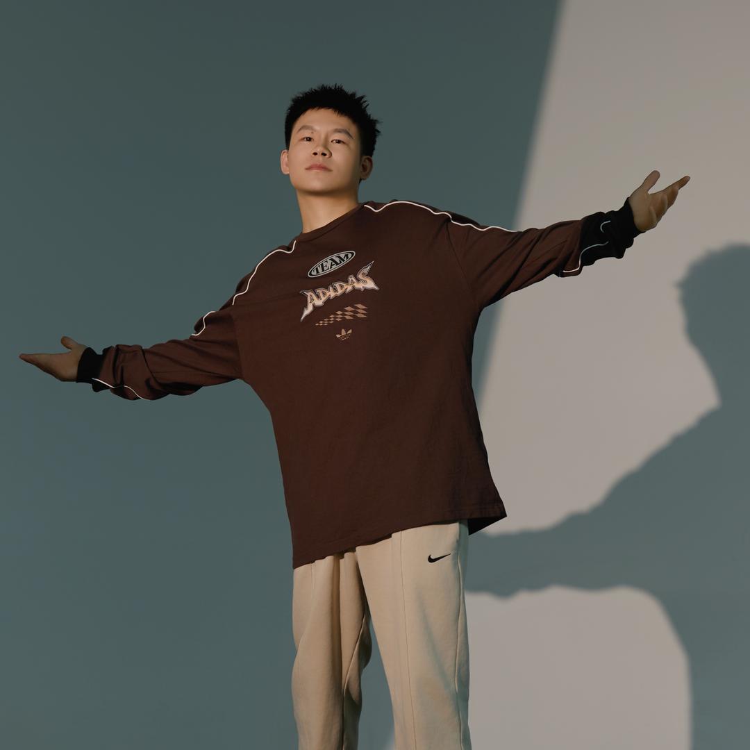 跳跳舞的王小木