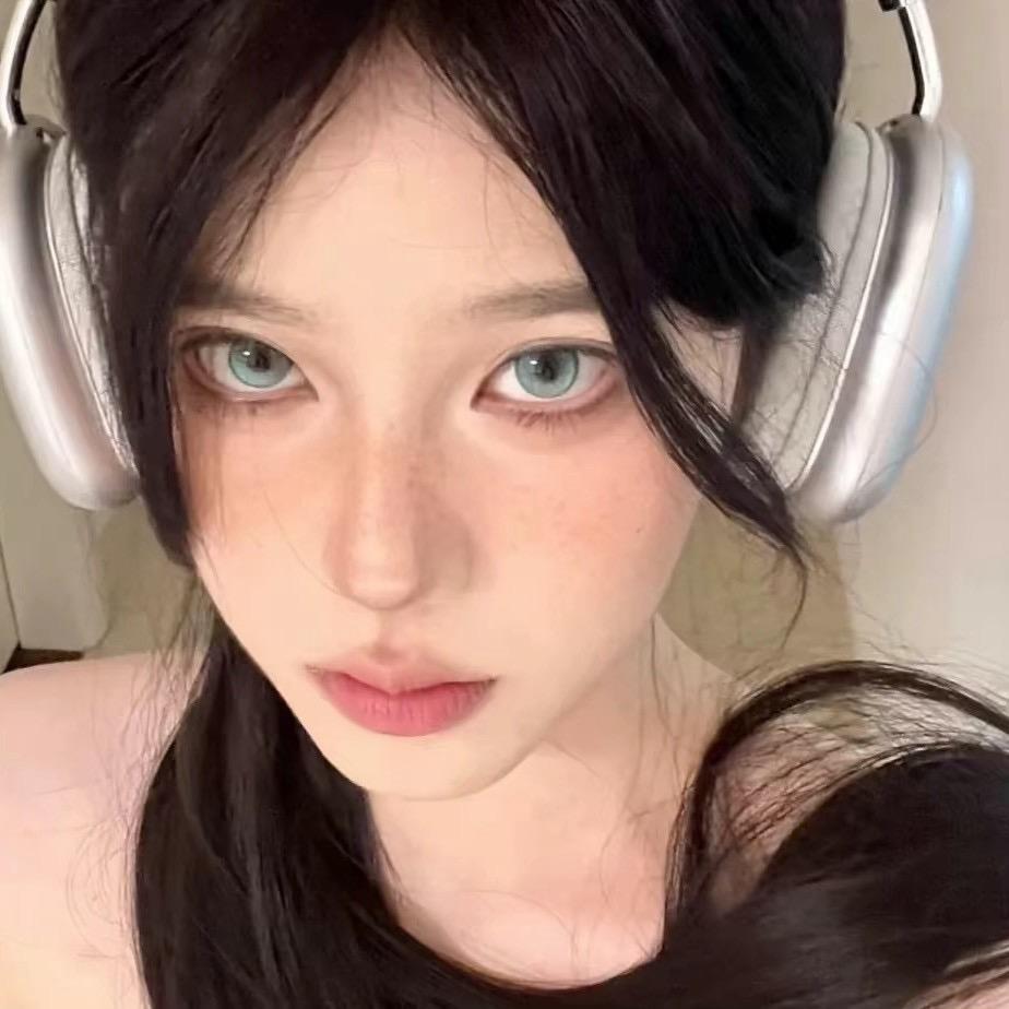 Cc. 🧚🏻‍♂️