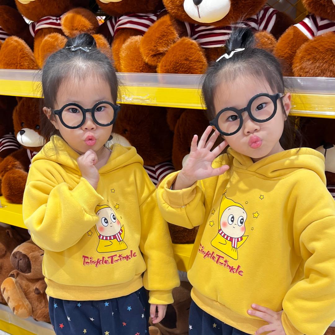 妍妍桐桐（双胞胎）