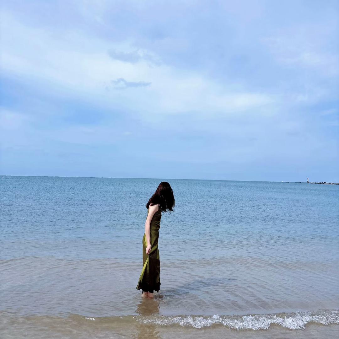 ·莹