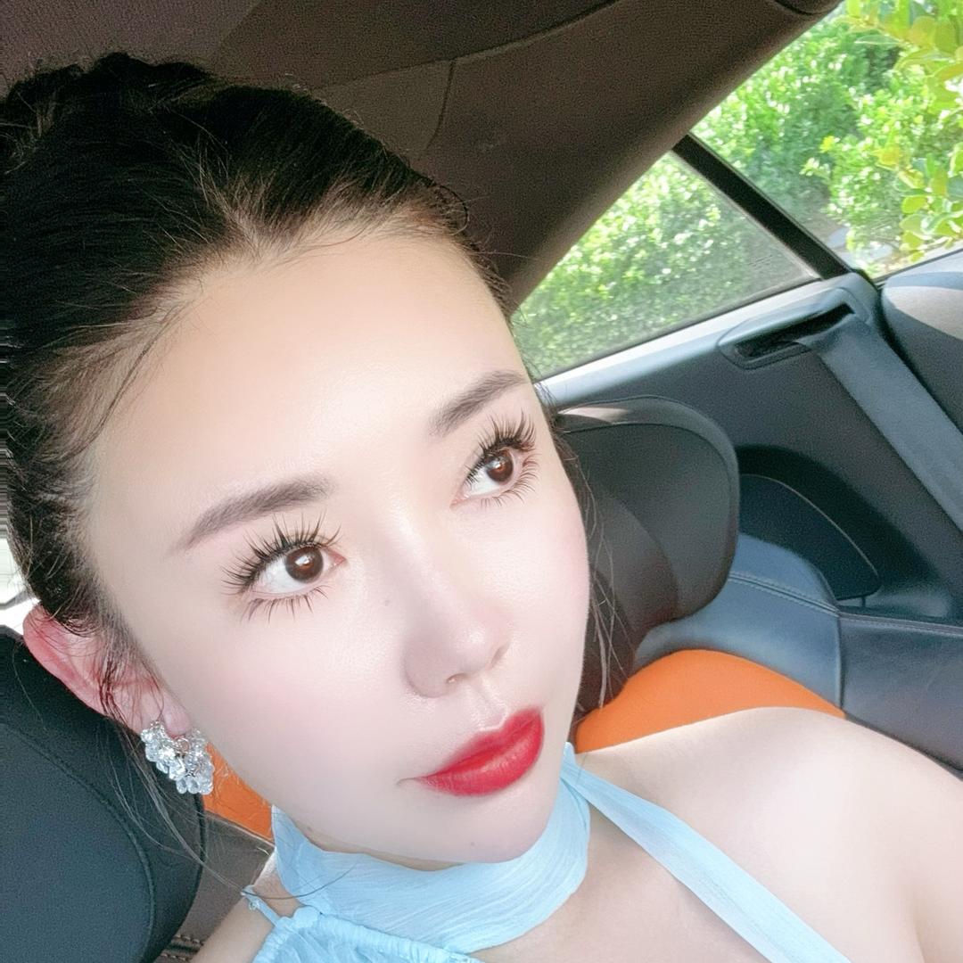 睫逅.妤笙