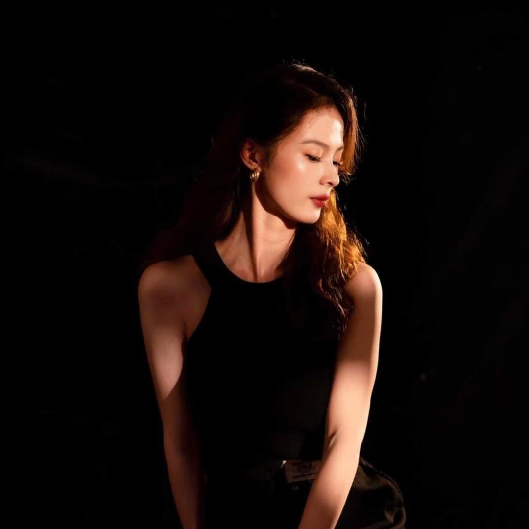 萍萍形体礼仪老师