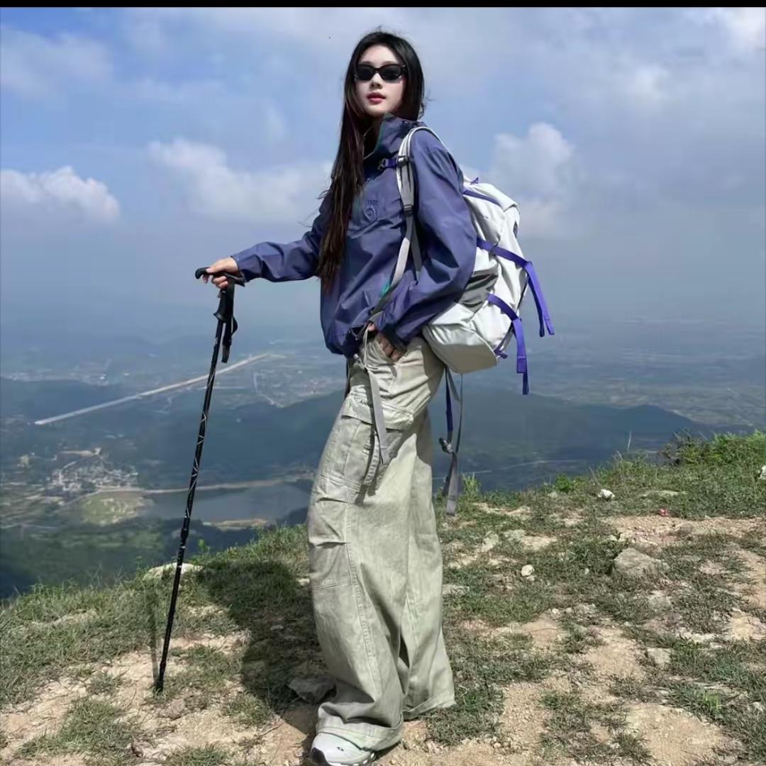 同同爱爬山