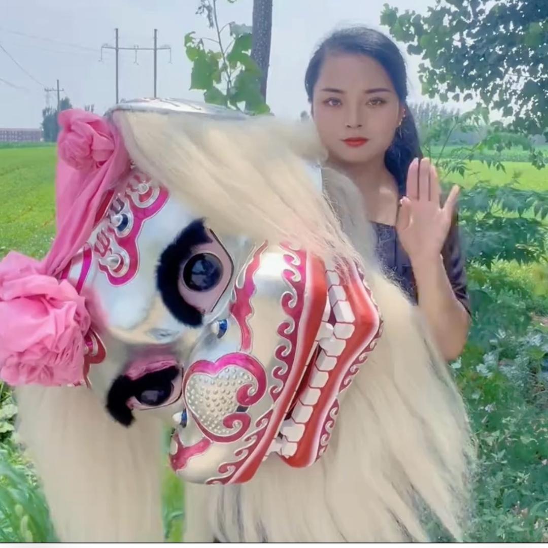 「网红小白狮」★ 娟娟 ★