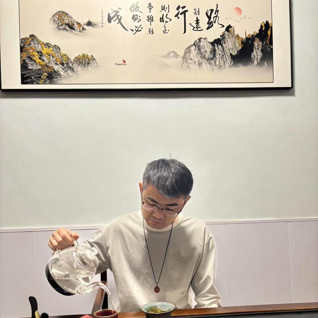 楠哥女装工厂店