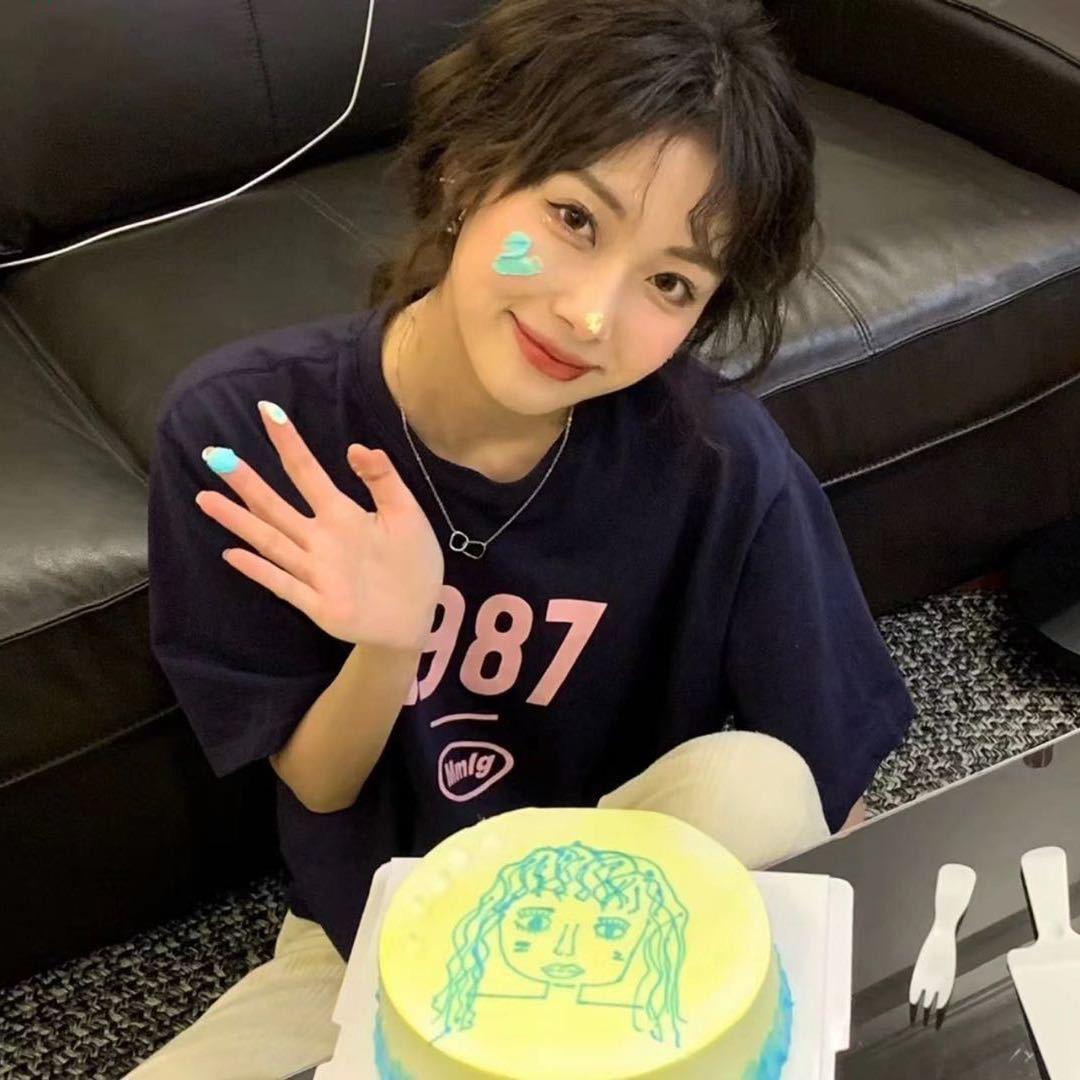 8♥