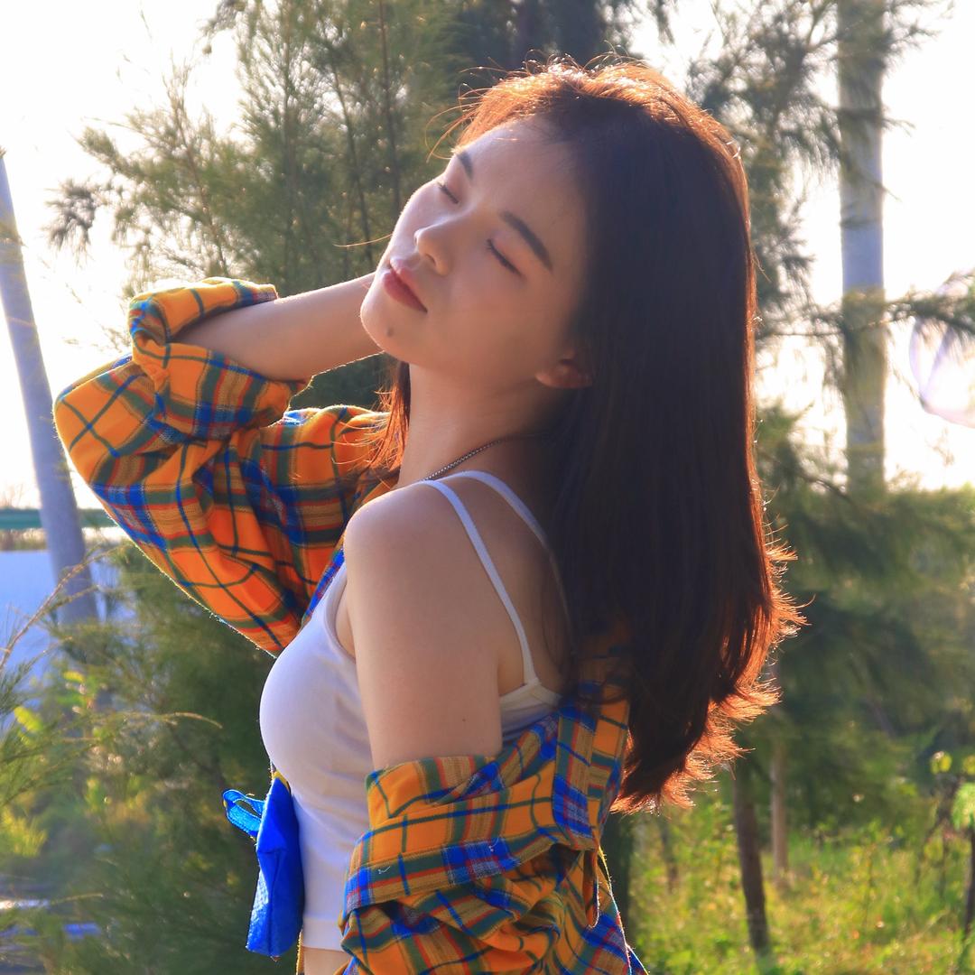 小燕子笑嘻嘻