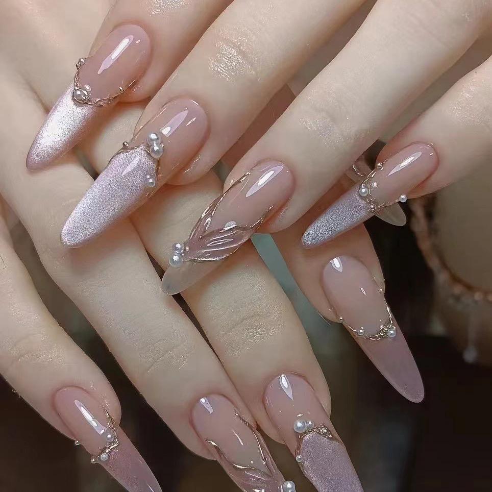 依柠、小区💅