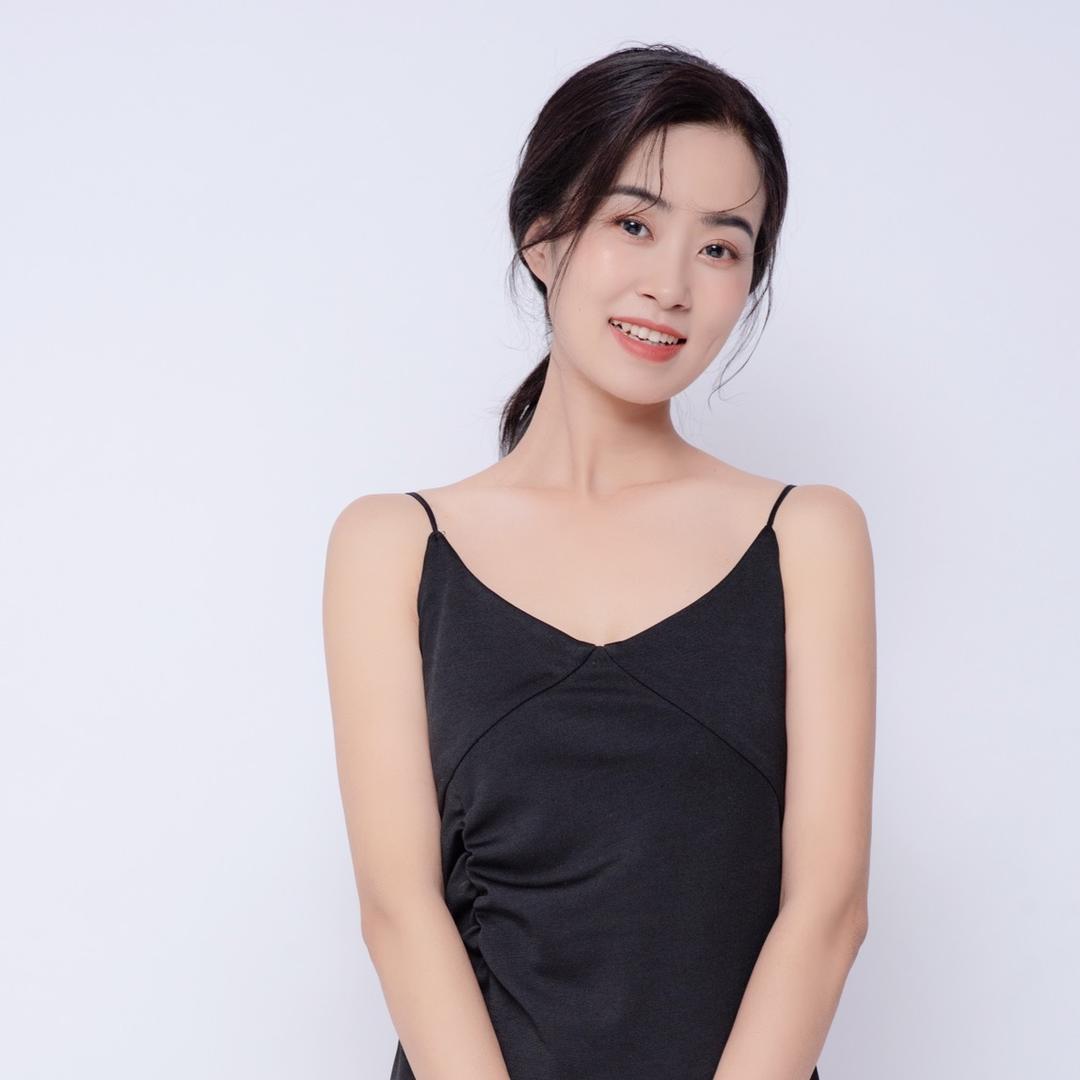 主持人李笑笑