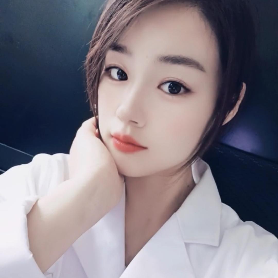 芳芳吖