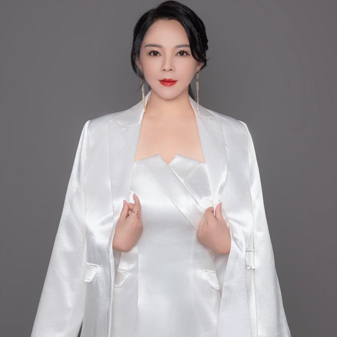 百变涛哥-俏颜绣美妆