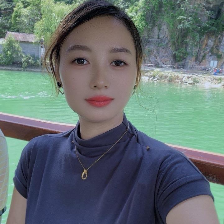 傻子小妞